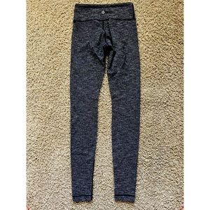 Lululemon black/white checkered leggings ankle length 29” inseam size 4